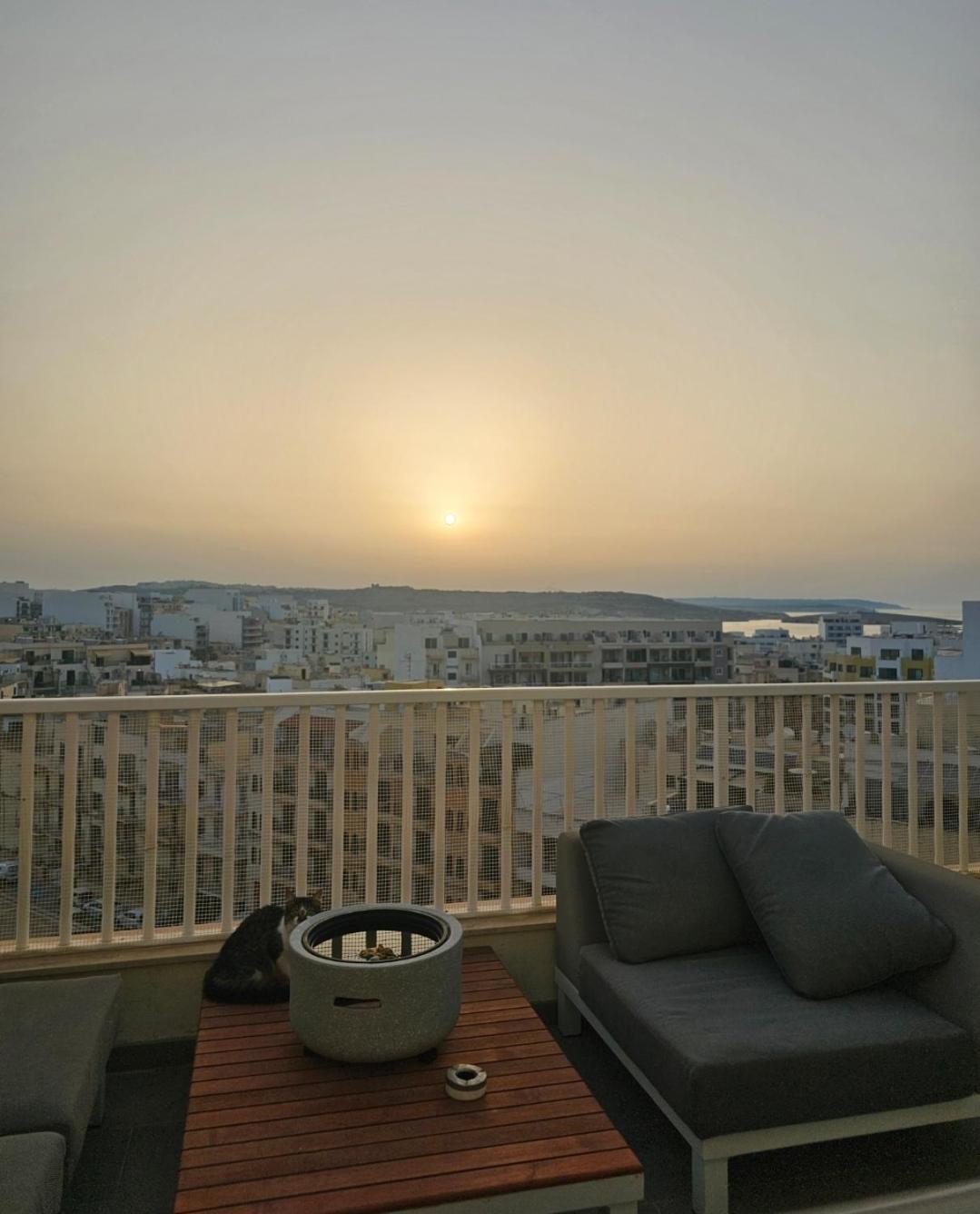 Sole Di Malta Penthouse Homestay